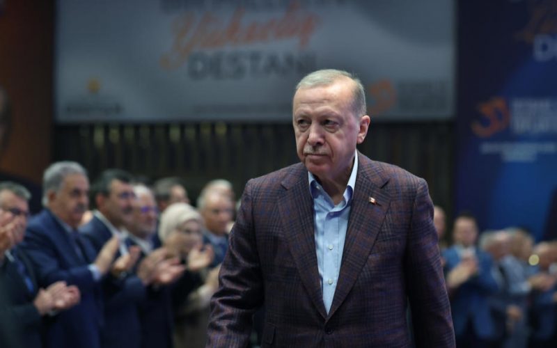 AK Parti'nin yeni şarkısı ilk kez dinletildi