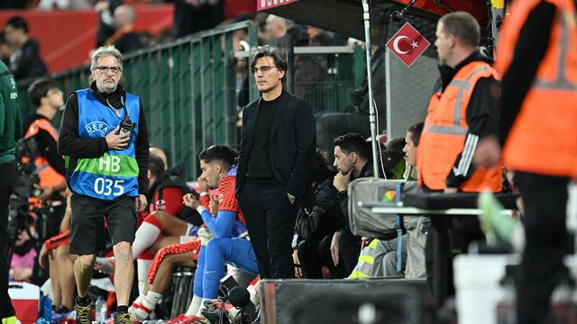 Montella'dan İstifa Tezahüratlarına Sert Yanıt: 'Kulak asmak istemiyorum'